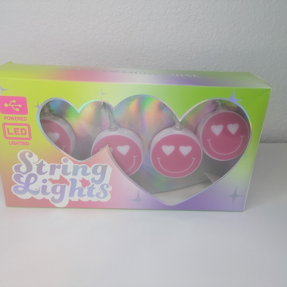 Pink Smiley Face Led String Lights - image 3